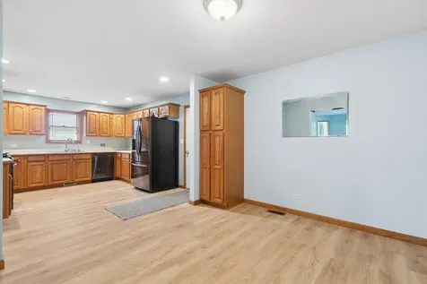 10116 Lund Avenue Algonquin IL 60102