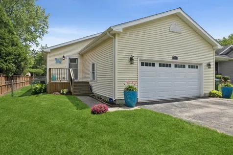 10116 Lund Avenue Algonquin IL 60102