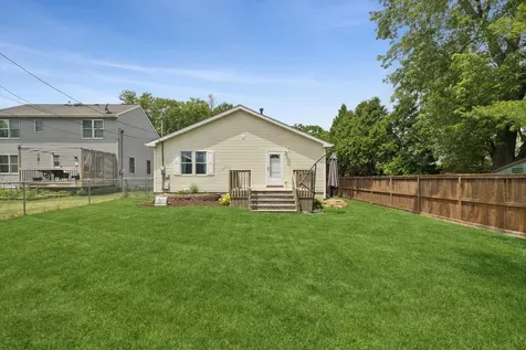 10116 Lund Avenue Algonquin IL 60102