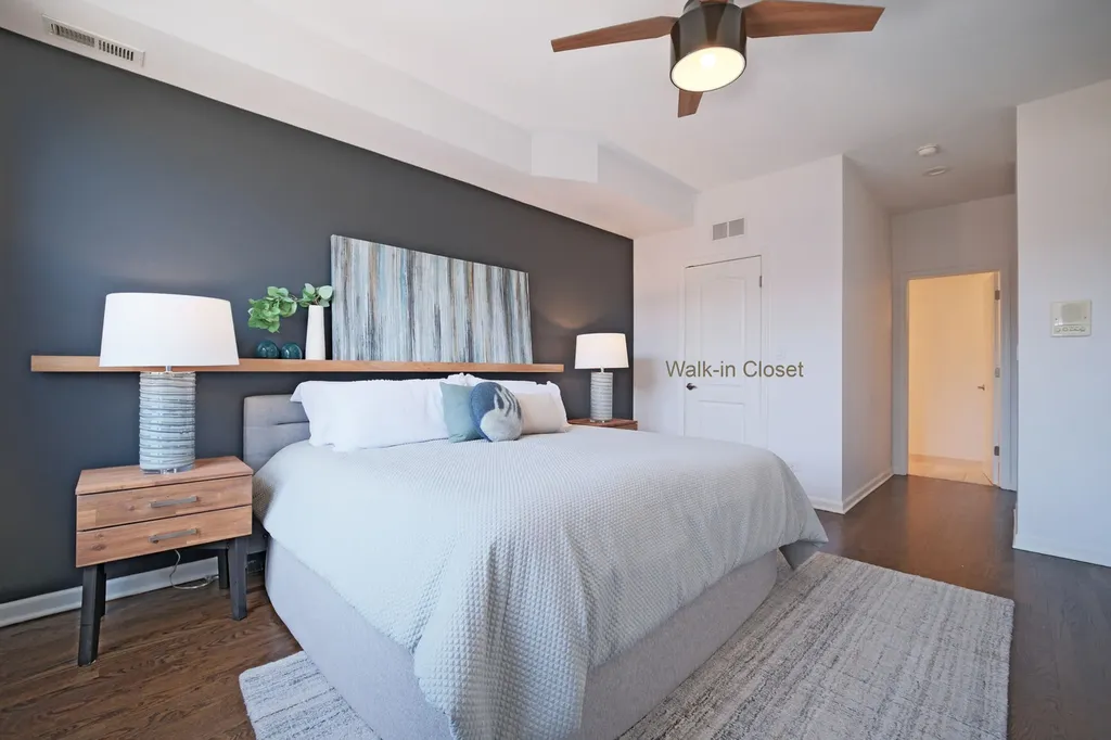 2524 North Willetts Court Chicago IL 60647
