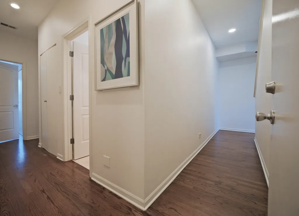 2524 North Willetts Court Chicago IL 60647