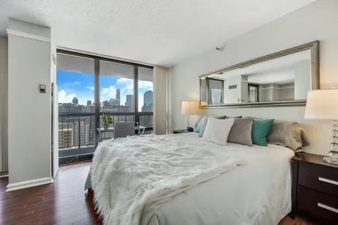10 East Ontario Street Chicago IL 60611