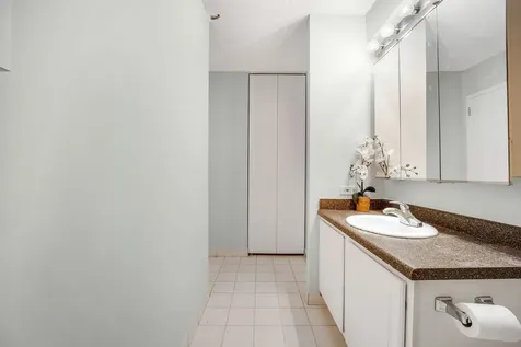 10 East Ontario Street Chicago IL 60611