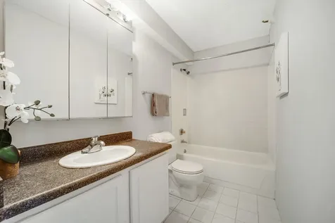 10 East Ontario Street Chicago IL 60611