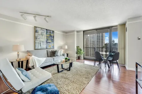 10 East Ontario Street Chicago IL 60611