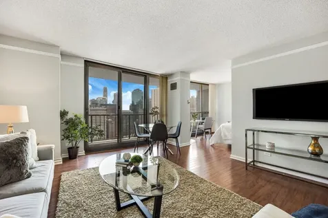 10 East Ontario Street Chicago IL 60611