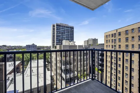 2740 North Pine Grove Avenue Chicago IL 60614