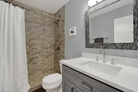 2740 North Pine Grove Avenue Chicago IL 60614