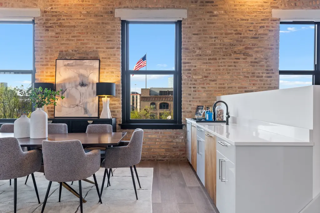 401 North Aberdeen Street Chicago IL 60642