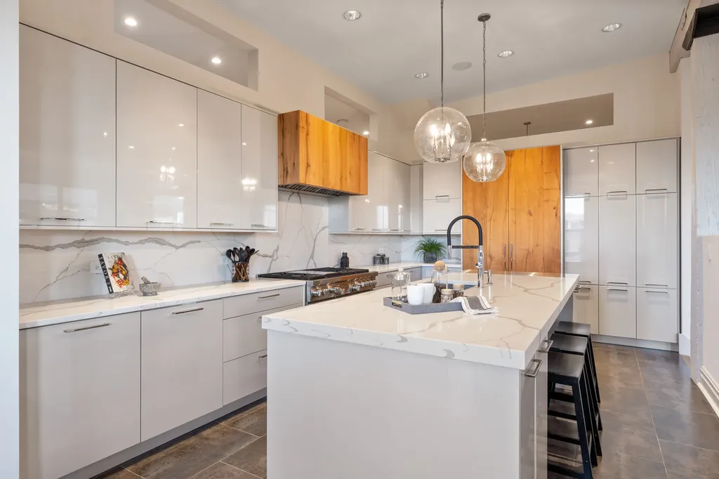 401 North Aberdeen Street Chicago IL 60642