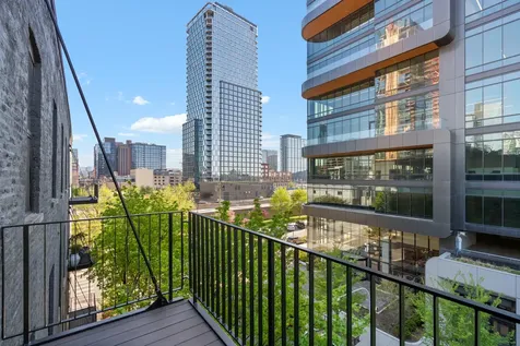 401 North Aberdeen Street Chicago IL 60642