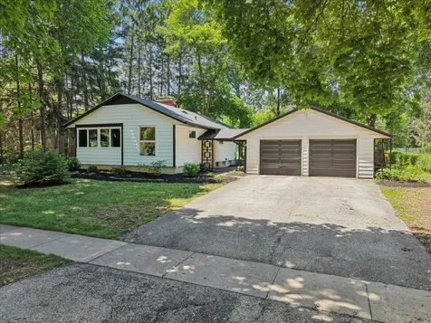 227 Woodland Road Libertyville IL 60048