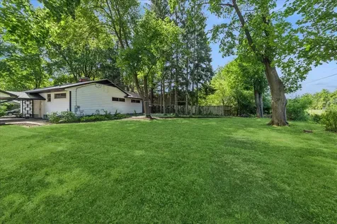 227 Woodland Road Libertyville IL 60048