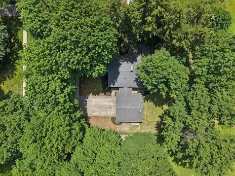 227 Woodland Road Libertyville IL 60048