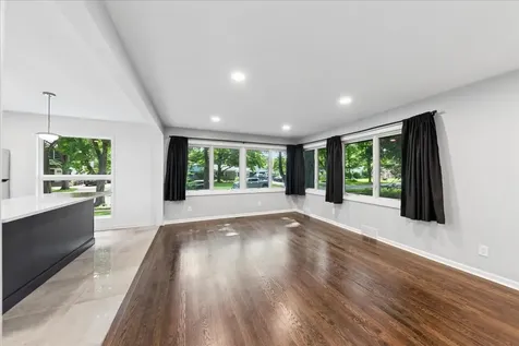 227 Woodland Road Libertyville IL 60048