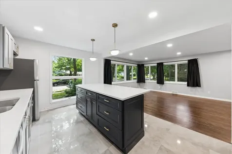 227 Woodland Road Libertyville IL 60048