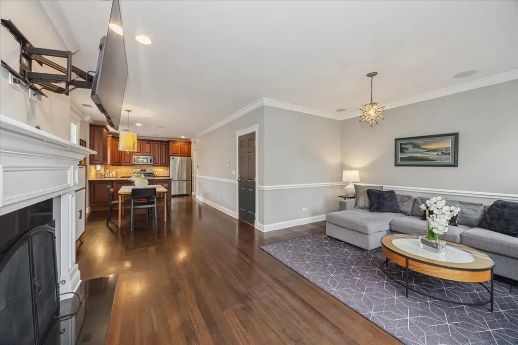 1510 North Cleveland Avenue Chicago IL 60610