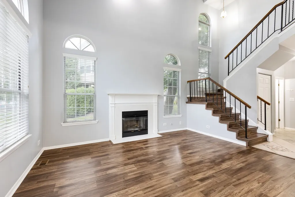 1175 Regency Drive Schaumburg IL 60193