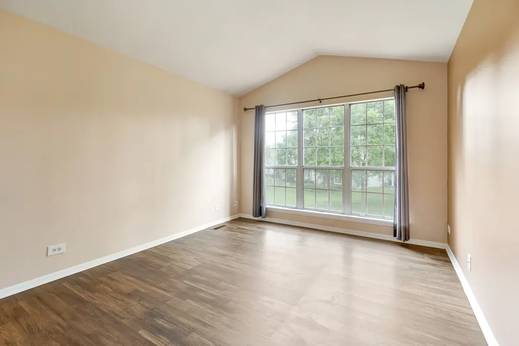 1175 Regency Drive Schaumburg IL 60193
