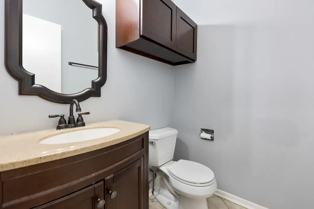 1175 Regency Drive Schaumburg IL 60193