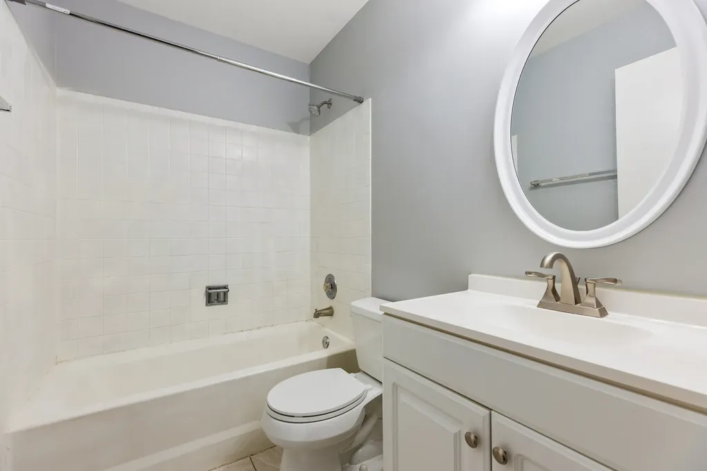 1175 Regency Drive Schaumburg IL 60193
