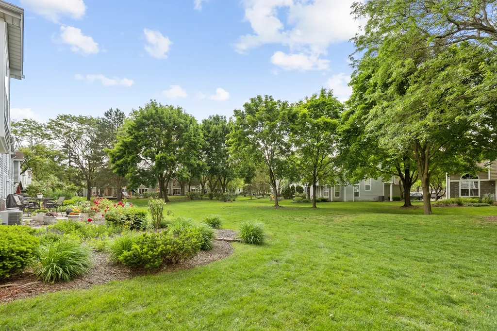 1175 Regency Drive Schaumburg IL 60193