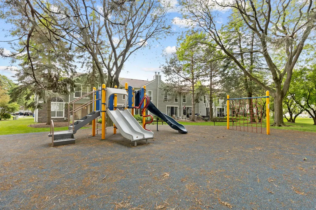 1175 Regency Drive Schaumburg IL 60193