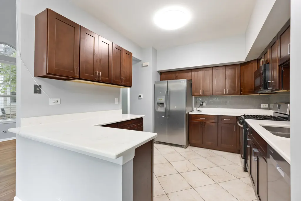 1175 Regency Drive Schaumburg IL 60193