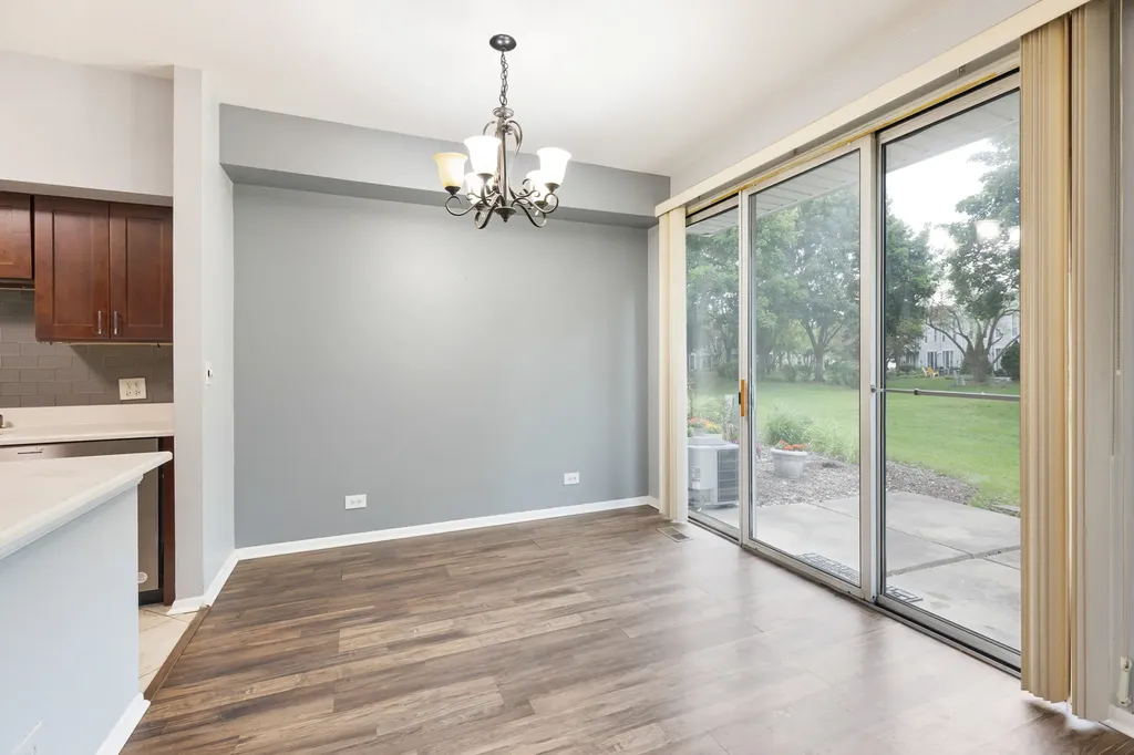 1175 Regency Drive Schaumburg IL 60193