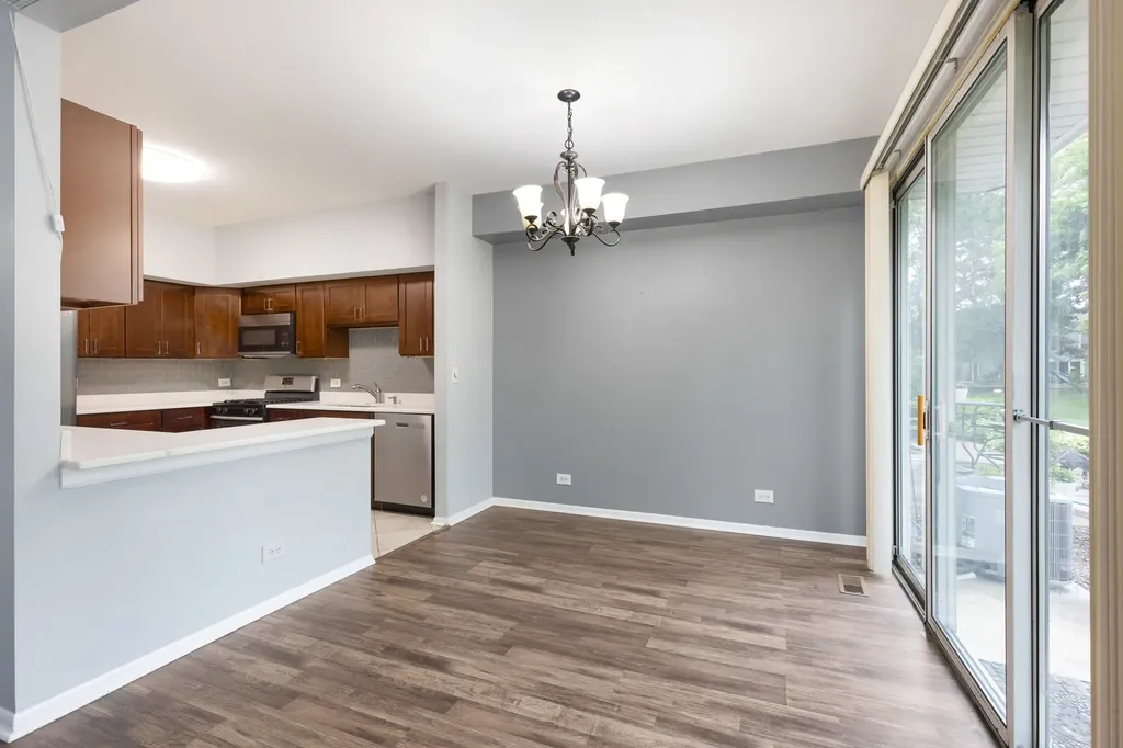 1175 Regency Drive Schaumburg IL 60193