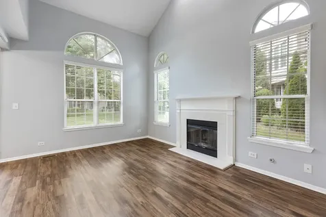 1175 Regency Drive Schaumburg IL 60193
