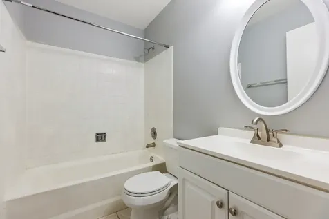 1175 Regency Drive Schaumburg IL 60193