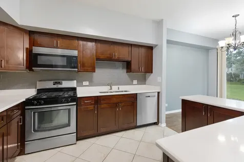 1175 Regency Drive Schaumburg IL 60193