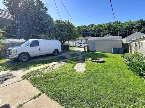 166 16TH Avenue East Moline IL 61244