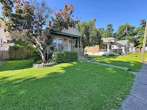 166 16TH Avenue East Moline IL 61244