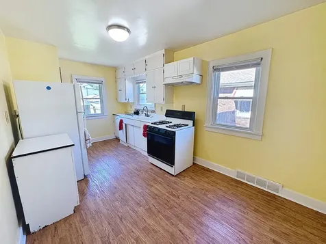 166 16TH Avenue East Moline IL 61244
