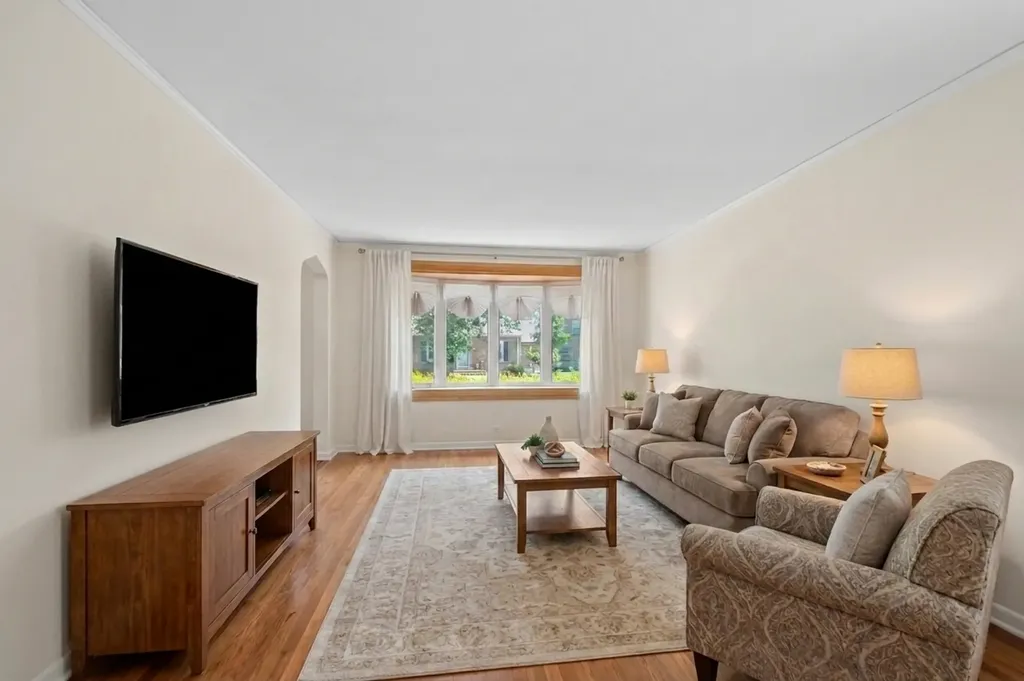 6132 North Overhill Avenue Chicago IL 60631