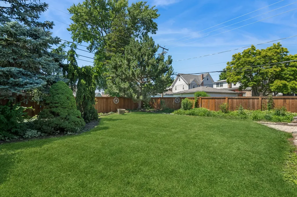 6132 North Overhill Avenue Chicago IL 60631