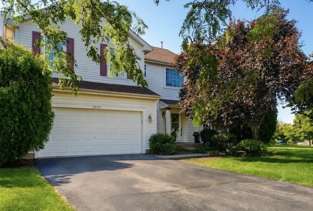 2850 Farmington Drive Lindenhurst IL 60046