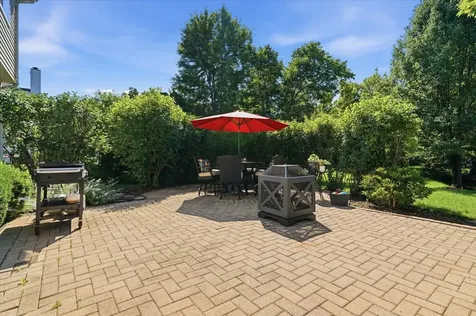 2850 Farmington Drive Lindenhurst IL 60046