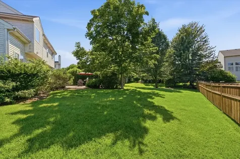 2850 Farmington Drive Lindenhurst IL 60046