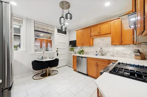 745 West Brompton Avenue Chicago IL 60657