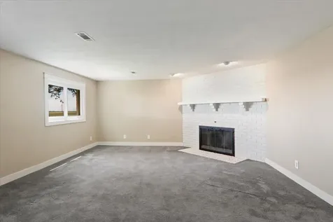 21184 Allentown Road Pekin IL 61554