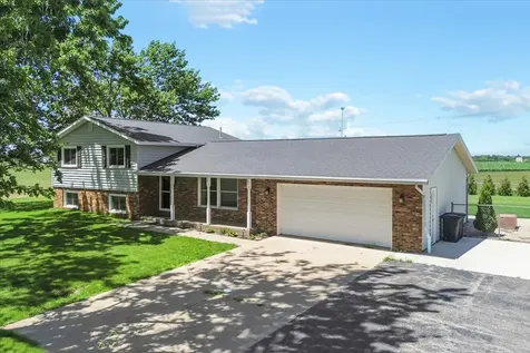 21184 Allentown Road Pekin IL 61554