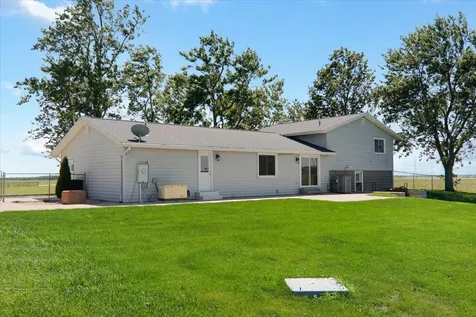 21184 Allentown Road Pekin IL 61554
