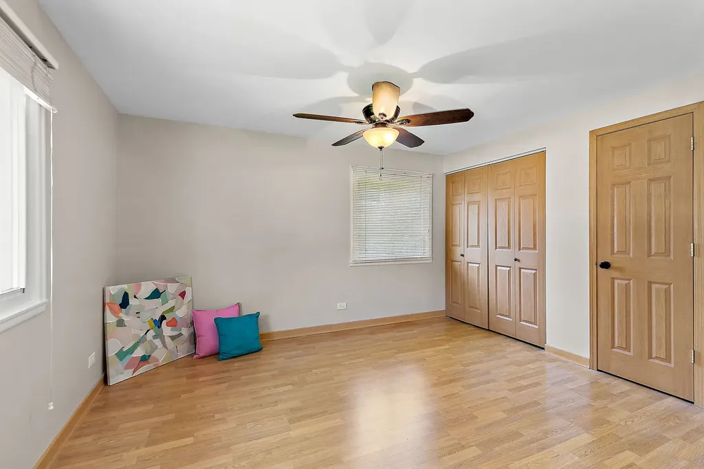 616 Clover Lane Schaumburg IL 60193