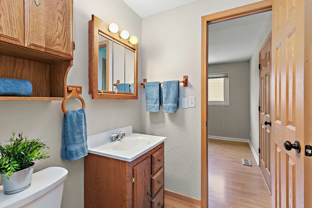 616 Clover Lane Schaumburg IL 60193