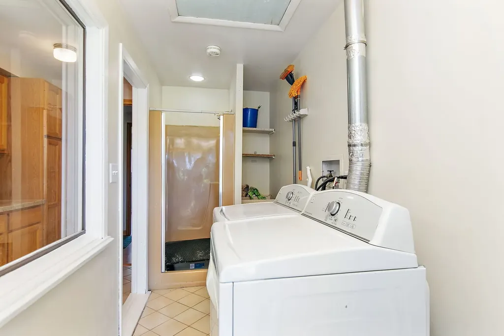 616 Clover Lane Schaumburg IL 60193
