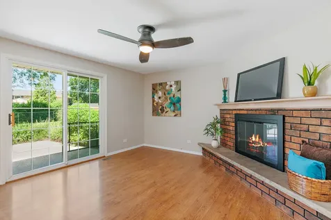 616 Clover Lane Schaumburg IL 60193