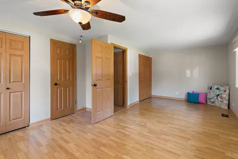 616 Clover Lane Schaumburg IL 60193